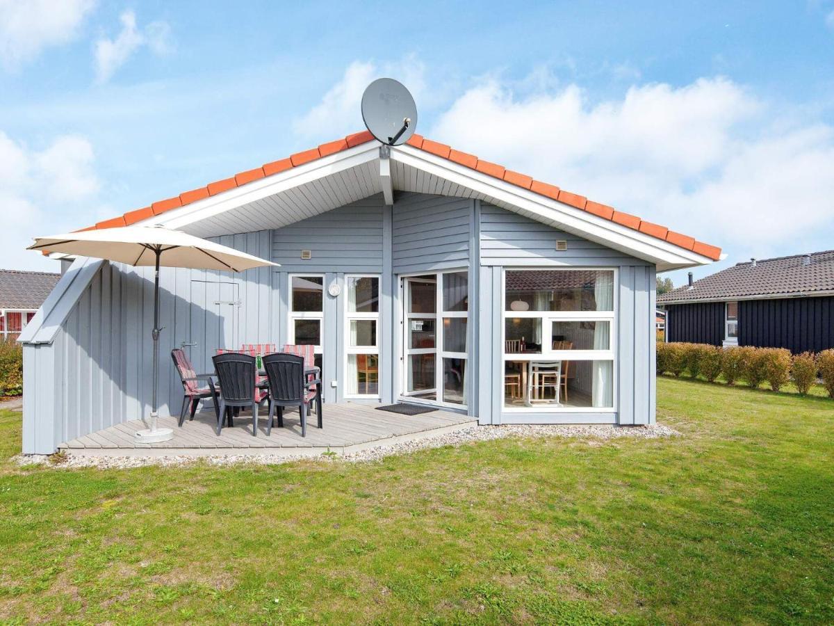 6 Person Holiday Home In Grömitz Esterno foto